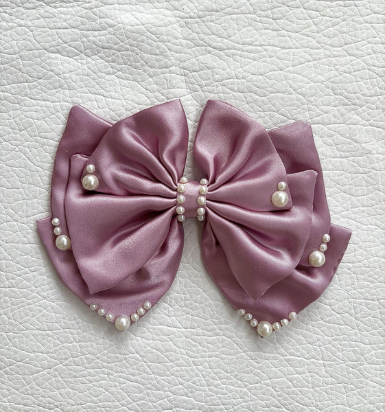 Satin Pearl Alligator clip- Blush