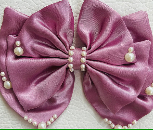 Satin Pearl Alligator clip- Blush