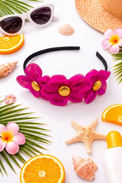 Girls Three Flower Golden Center Hairband- Pink
